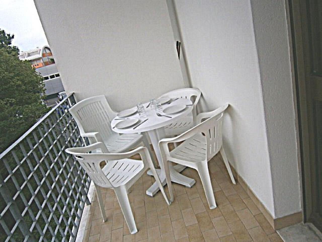 Isi Apartment Bibione Exterior photo